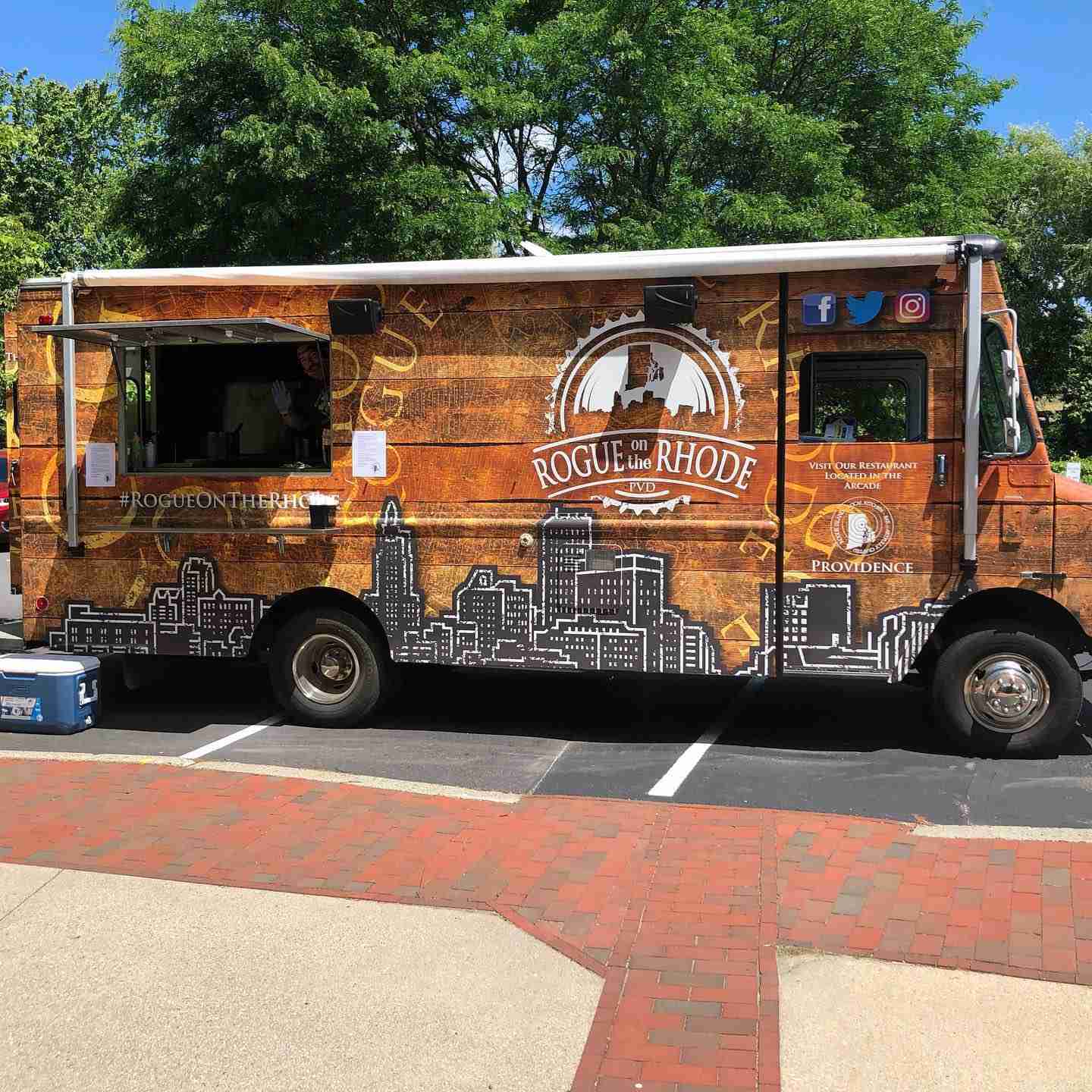 Rogue On The Rhode food truck